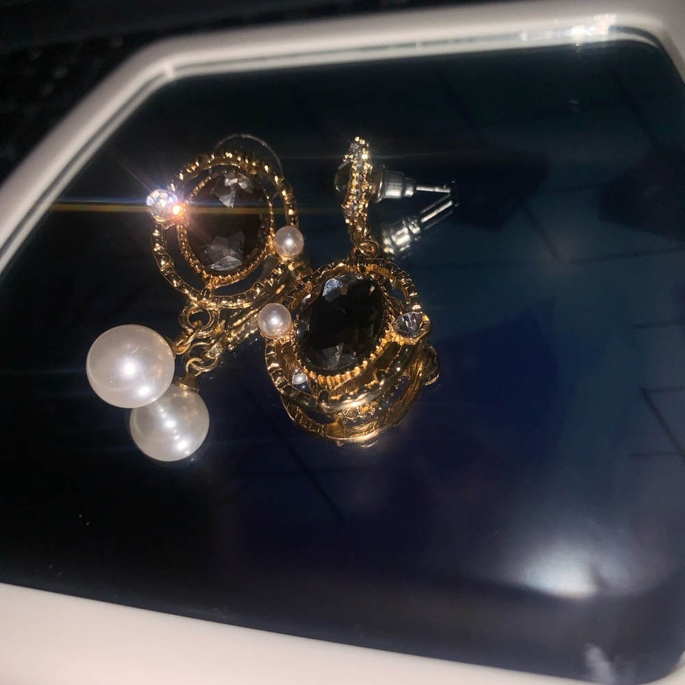 Elegant Mismatch earrings